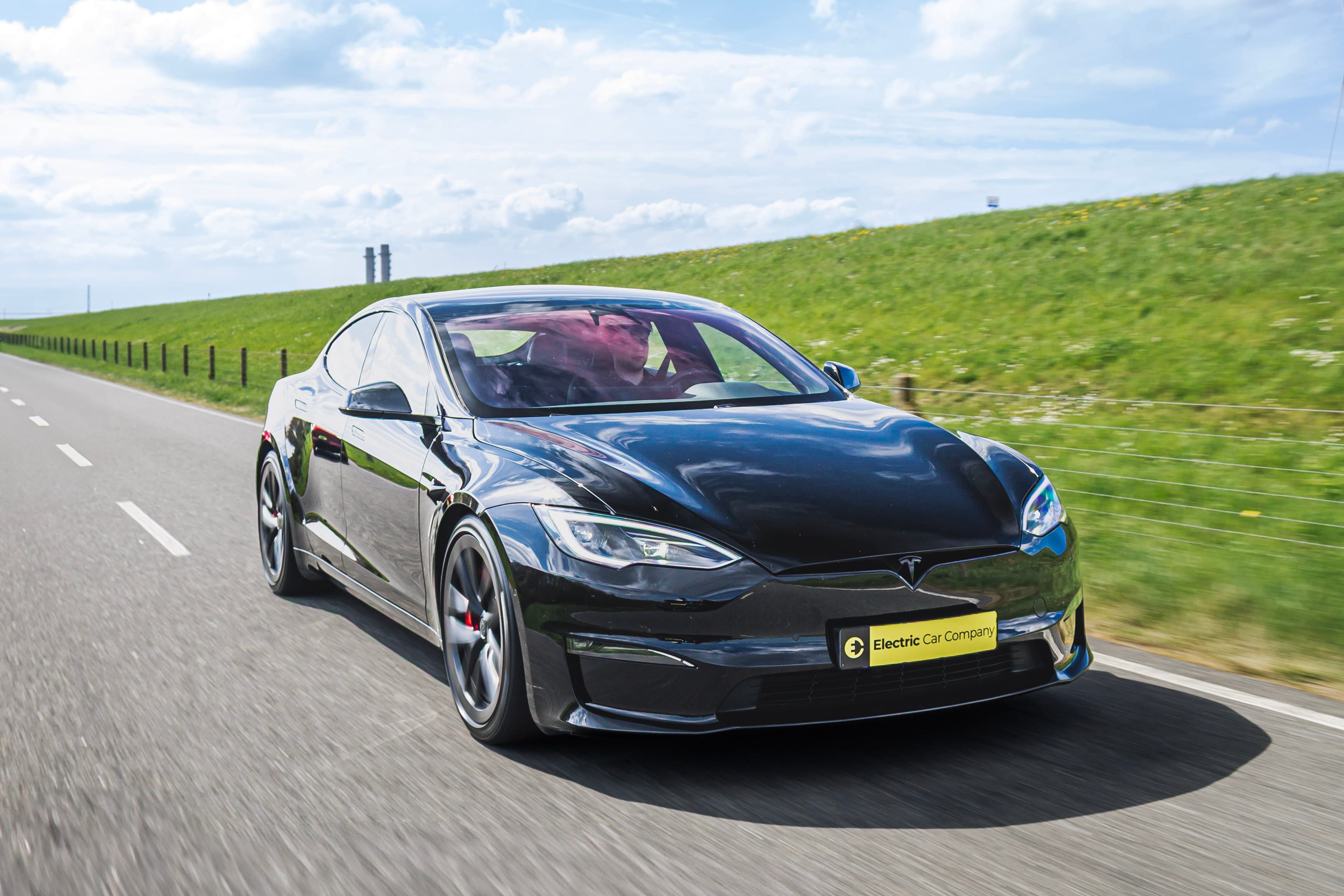 Tesla Model S 2025: Onze praktijkervaring na 15.000 km