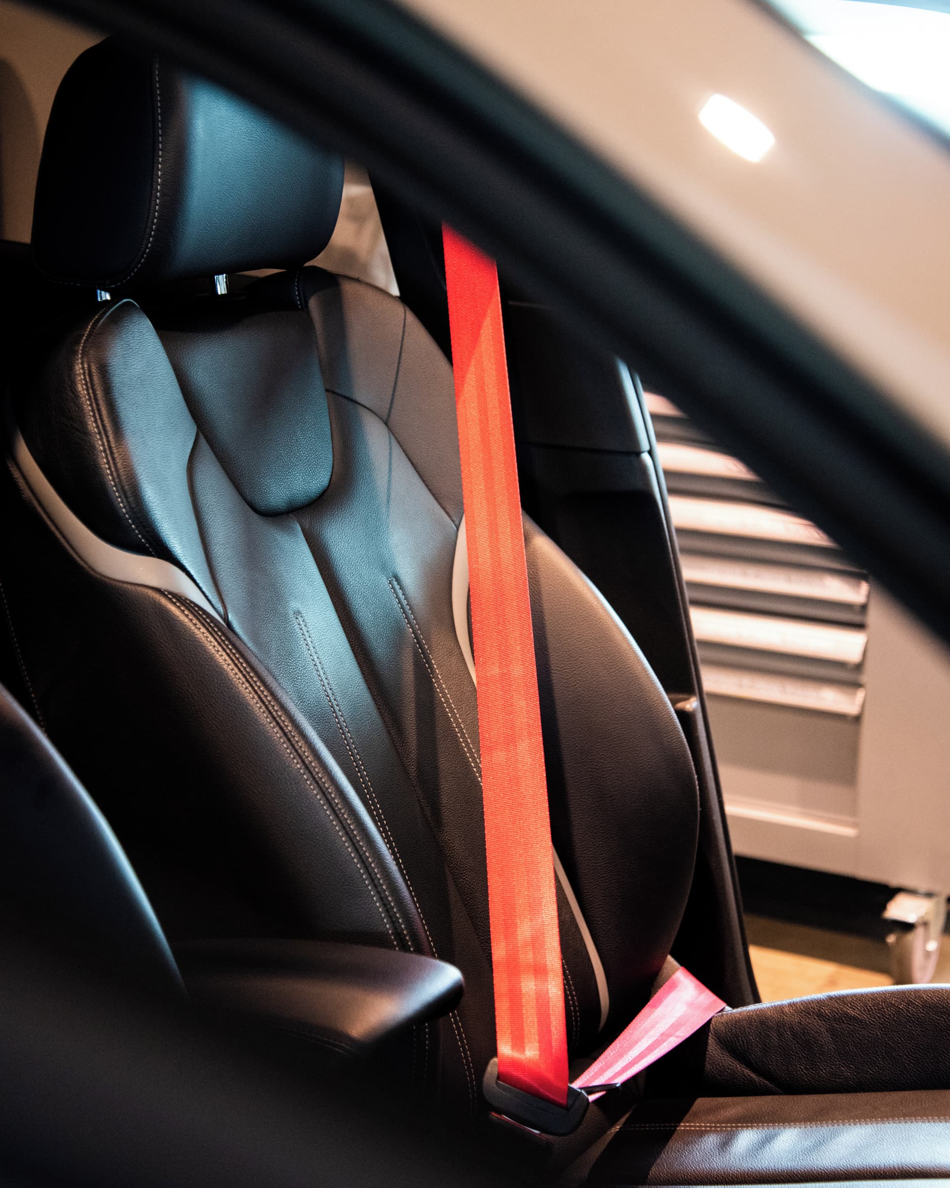 Interieur personalisatie - Custom gordels en stuurwiel bekleding
