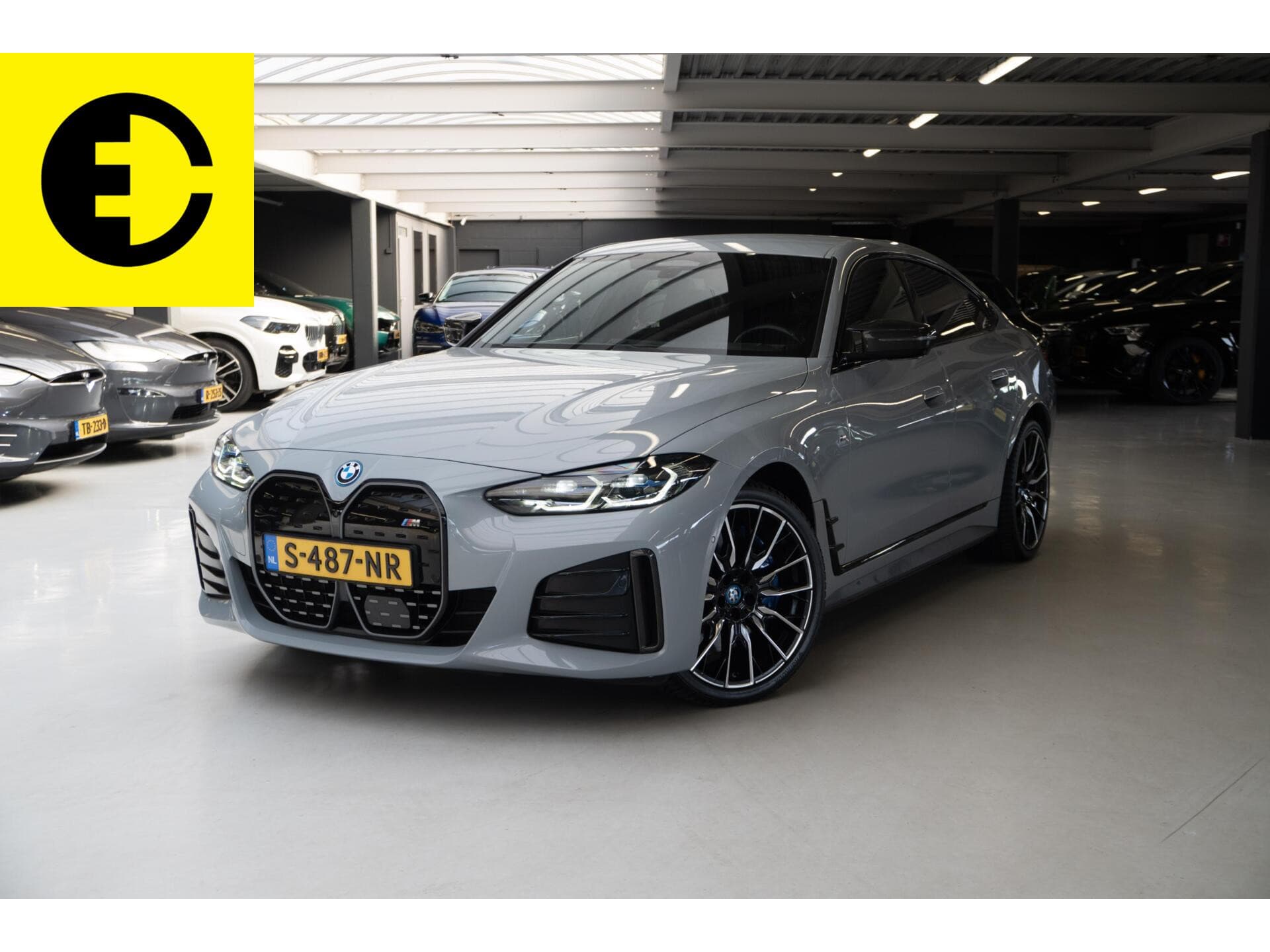BMW i4 M50 High Executive 84 kWh | 95,6% SoH | Stuurverwarming | Dodehoek sensor | Adaptief cruise control
